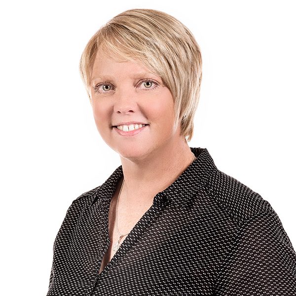 sandra-esser-600x600 sandra-esser-600x600